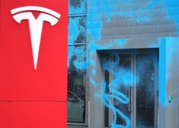 Tsla, bntx, dkng, stld y más