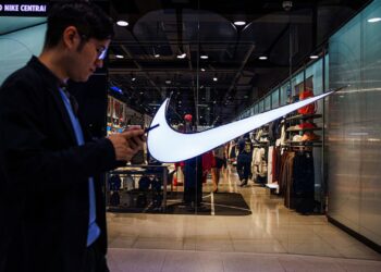 Acciones que realizan los movimientos más grandes Premarket: Nke, Corz, Pony