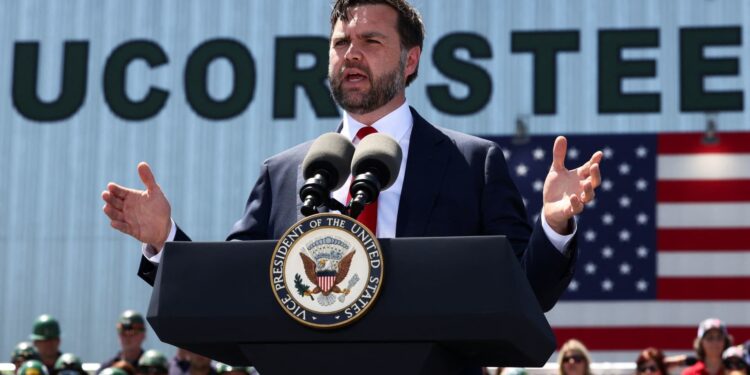 Vance se une a Trump para golpear a Powell, dice Fed cometiendo ‘negligencia monetaria’ al no reducir las tasas