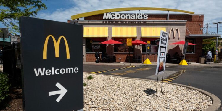 Los analistas de Top Wall Street como estas 3 acciones de dividendos para obtener rendimientos mejorados