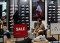 Las ventas minoristas de mayo de 2025 cayeron un 0,9%, peor de lo esperado a medida que los consumidores se retiraban