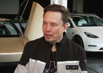 Wells Fargo dice que Tesla comparte un 60% mientras las ventas se caen