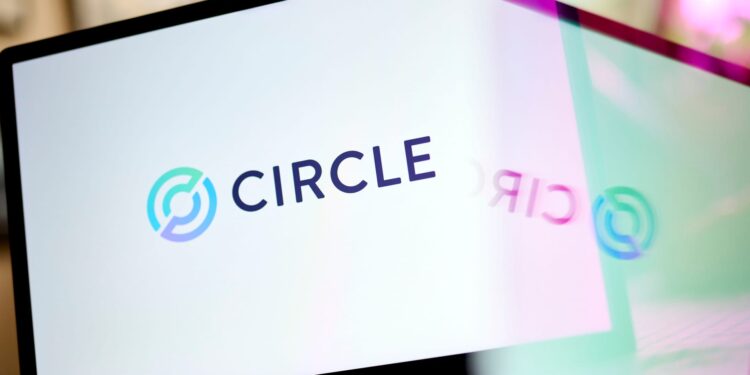 Cinco, Chwy, MDB, LE y más