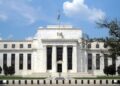 Los lentos recortes de tarifas de la Fed en 2025 mantienen las ventas de viviendas en el hielo