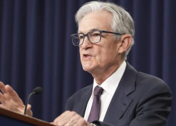 Powell enfatiza la paciencia en medio de la presión de Trump en el testimonio de la casa