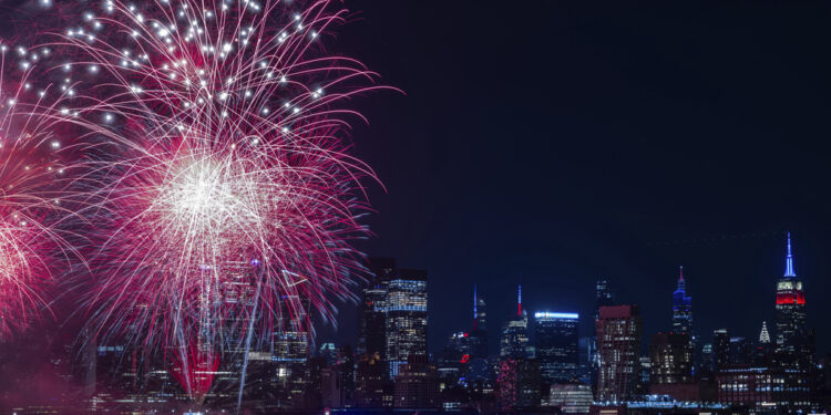 ¿Viajando para el 4 de julio? Cuándo esperar el peor tráfico, aeropuertos más concurridos