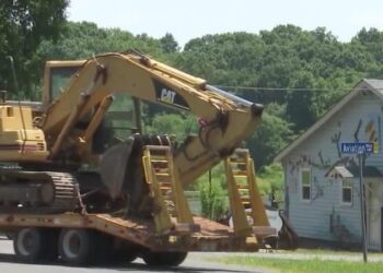 El piloto intentó evitar la tortuga en la pista antes del mortal accidente aéreo de NC, dice el informe de NTSB