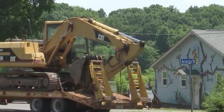 El piloto intentó evitar la tortuga en la pista antes del mortal accidente aéreo de NC, dice el informe de NTSB