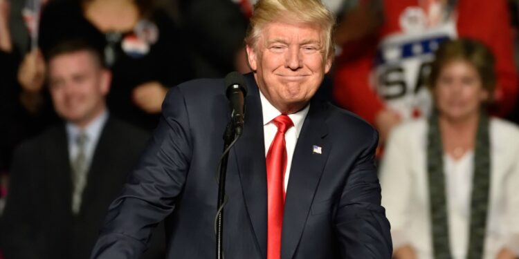 Ciudadanía para los bebés nacidos en los EE. UU. En Legal Limbo: ¿Podría esto costar a las familias?