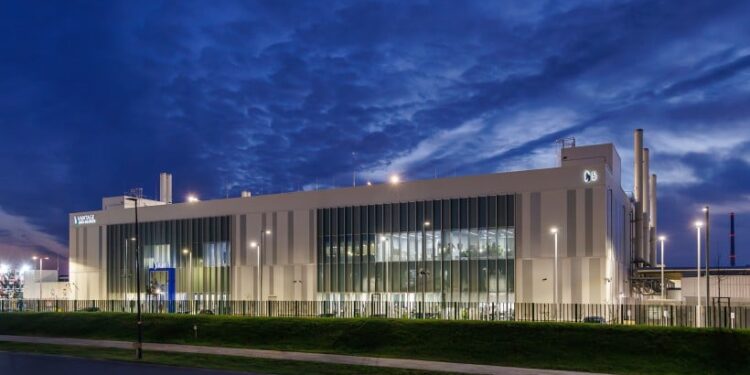 Vantage completa la primera titulización del centro de datos basado en euros