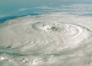 2025 La temporada de huracanes pone a 6,4 millones de hogares estadounidenses en riesgo de marejada ciclónica