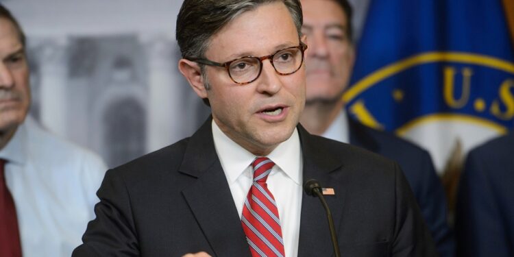 House GOP aprueba el primer lote de recortes de dux a la transmisión pública, USAID