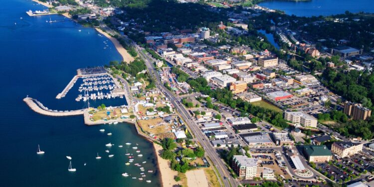 Los bienes raíces de Christie se expande a Traverse City, Michigan