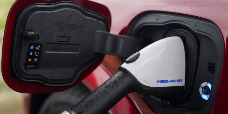 La Casa Blanca dirige a Dot para ignorar la gobernación de Gao en la pausa de financiación de EV