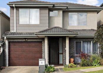 Batalla de compradores de la primera casa por $ 640K Glenroy Townhouse