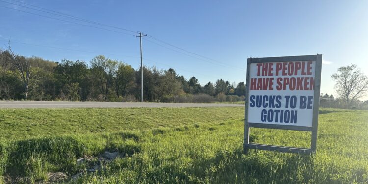 Cuando la fabricación china se reunió con Small Town, EE. UU.: Planeta Money: NPR