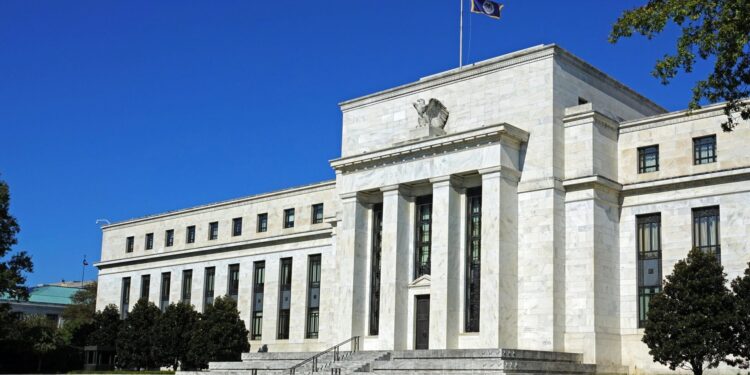 La Fed puede omitir los recortes de tarifas de verano después del informe de trabajos: lo que significa para su dinero