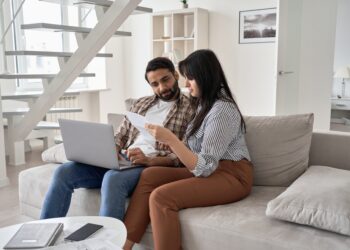 3 formas en que los estadounidenses están aliviando su estrés financiero