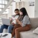 3 formas en que los estadounidenses están aliviando su estrés financiero
