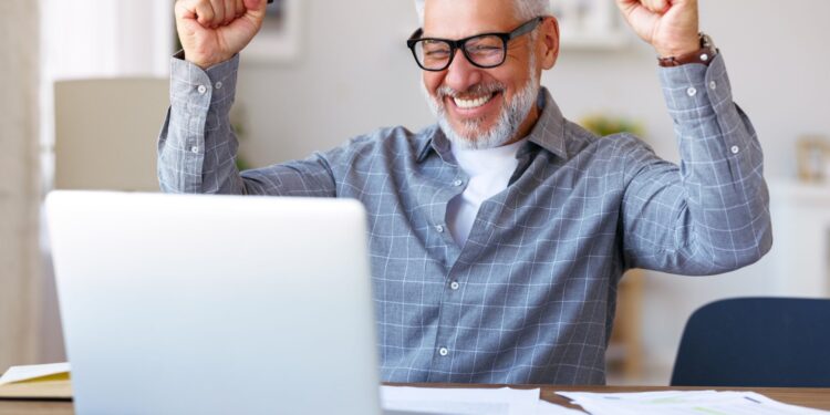 2 propuestas en el Congreso reducirían los impuestos para los estadounidenses mayores