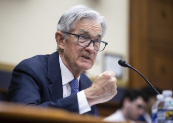 A medida que Trump sale, Powell les dice a los legisladores que no tiene prisa por tasas más bajas