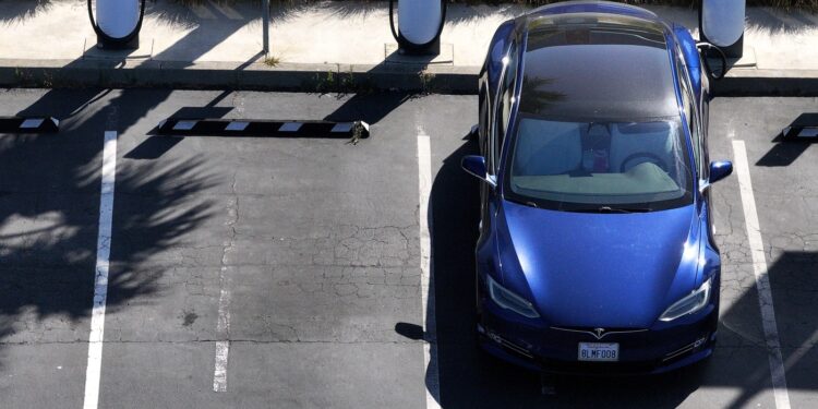Los créditos fiscales de EV pueden terminar incluso antes que la factura de la Cámara propuesta: NPR