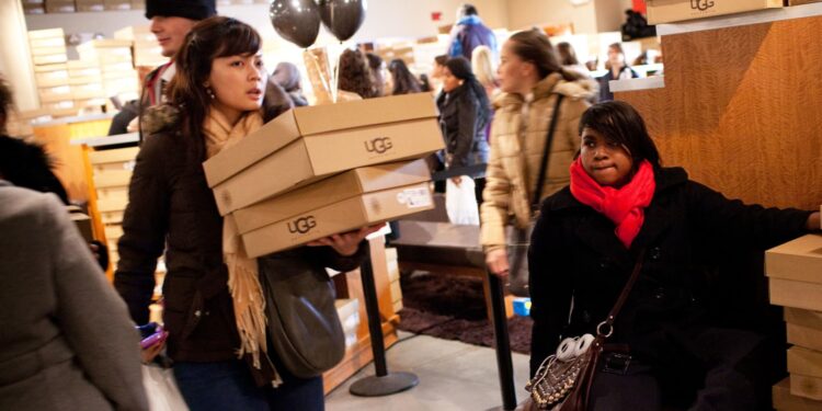 Existencias que realizan los movimientos más grandes del mediodía: TSLA, INTC, Deck, Chtr