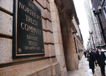 TSLA, NTRS, Dash, XOM y más