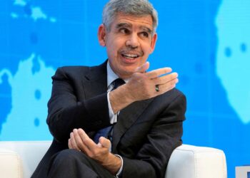 Mohamed El-Erian dice que Powell debería renunciar para preservar la independencia de la Fed
