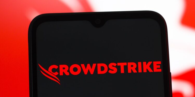 Acciones que realizan los movimientos más grandes del mediodía: FSLR, CRWD, DDOG, Hood