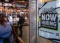 La contratación de la empresa privada se recuperó con un aumento de 104,000 en julio, dice ADP