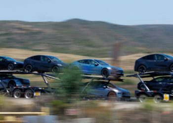 William Blair rebaja Tesla