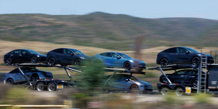 William Blair rebaja Tesla