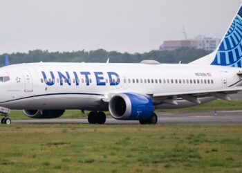 Acciones que realizan los movimientos más grandes después de las horas: UAL, SRPT, MRCIS