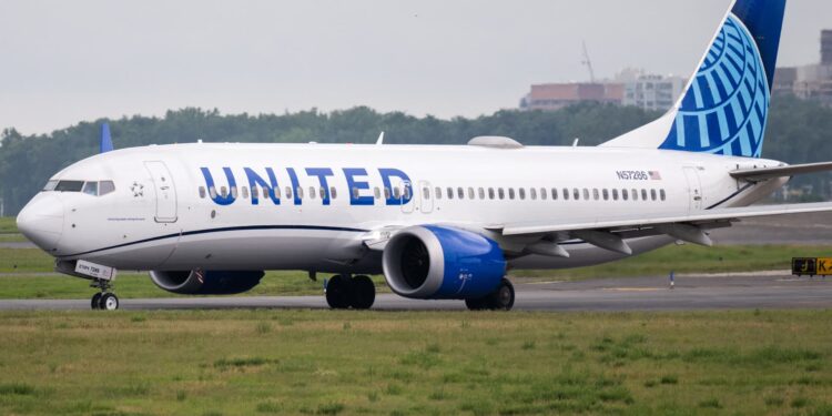 Acciones que realizan los movimientos más grandes después de las horas: UAL, SRPT, MRCIS