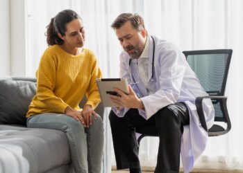 Por qué las primas de seguro de salud de ACA pueden ver un aumento ‘agudo’ en 2026