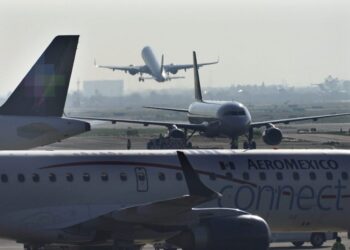 2 aviones casi chocan entre sí en la ciudad de México