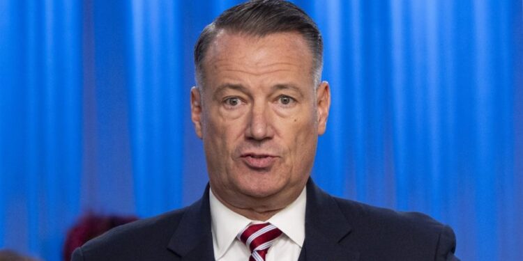 Ice Head dice que la agencia para tomar medidas enérgicas contra las compañías estadounidenses que contratan trabajadores no autorizados