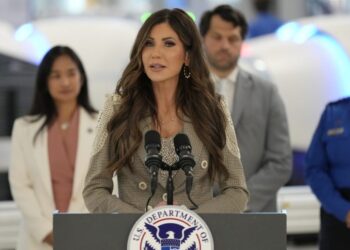 TSA amplía los carriles de punto de control de seguridad para algunos pasajeros