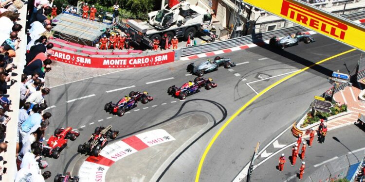 Monaco F1 Grand Prix Sparks Propiedad local Frenzy