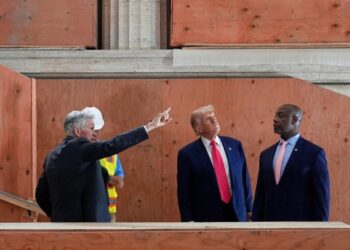 5 Contradas de la visita de Trump a la Reserva Federal