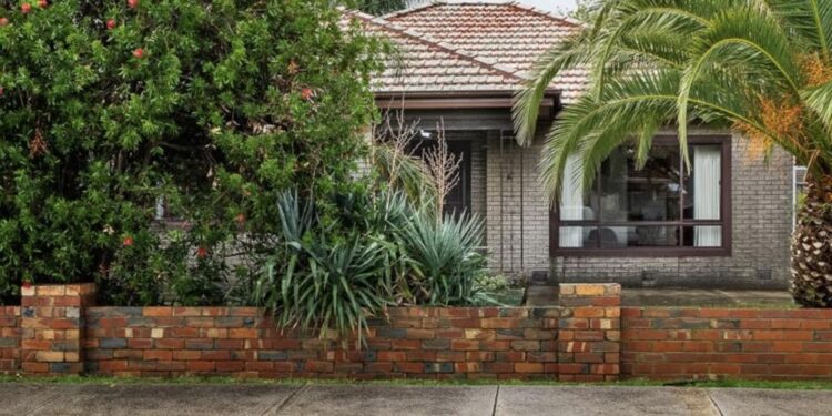 Airport West Block se vende por $ 1.175 millones