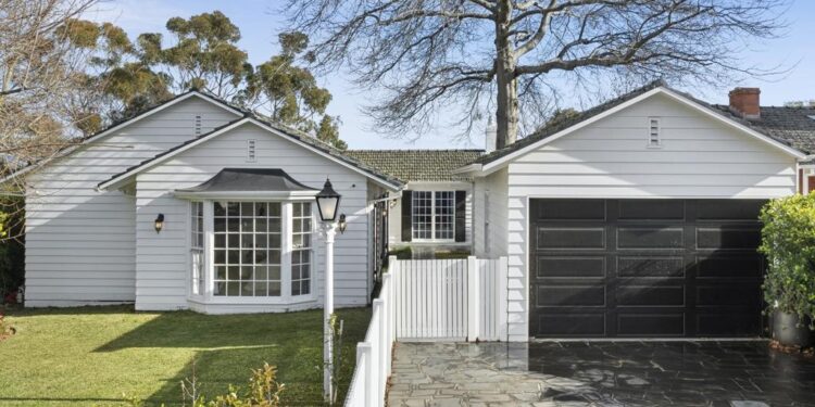 Listas de artistas de Geelong Imagen de estilo colonial perfecto en Newtown