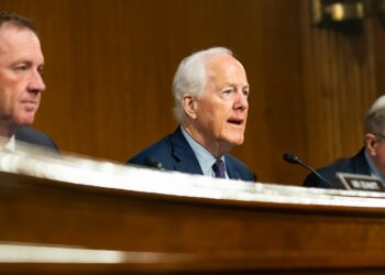 El descubrimiento del transbordador espacial se mudaría a Texas bajo Megabill republicano