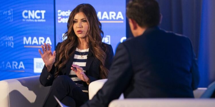 Qué saber sobre los planes de Kristi Noem para aliviar las reglas de TSA