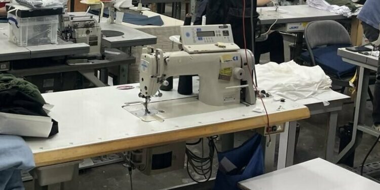 ¿Cómo se ve la industria de la confección de los Estados Unidos hoy y puede crecer? : Money del planeta: NPR