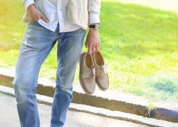 11 Beneficios para la salud de caminar descalzo sobre el césped – Según la ciencia