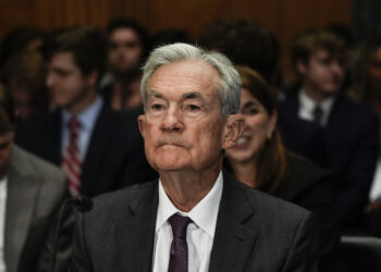 Powell dice que los aranceles de Trump han retrasado las tasas más bajas, pero no descartarán el corte de julio