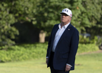 Señal de advertencia del Partido Republicano en una nueva encuesta: a los votantes de Trump no aman sus aranceles