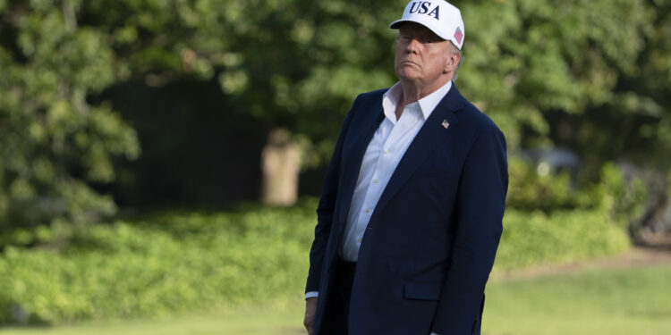 Señal de advertencia del Partido Republicano en una nueva encuesta: a los votantes de Trump no aman sus aranceles